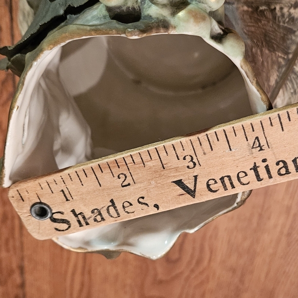 Amphora Porcelain Vase with Raised Grapes and Leaves Art Nouveau Turn of Century - Picture 15 of 16